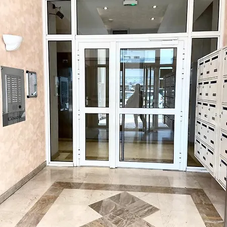 Cesaree Port Avec Piscine Frejus